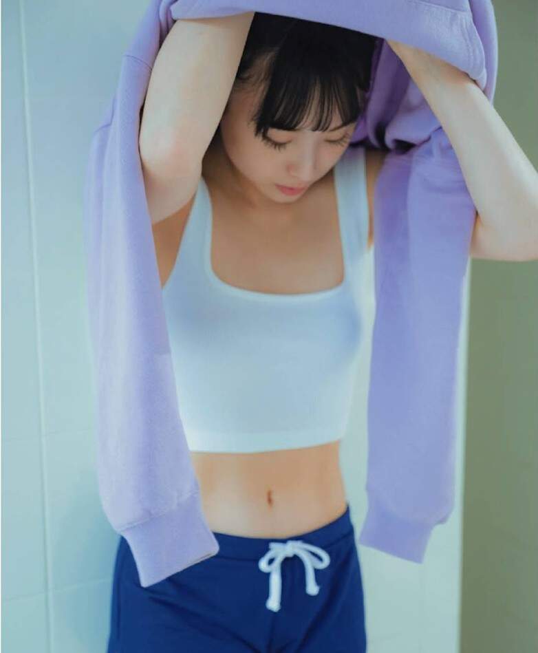 NMB48毕业偶像《梅山恋和》首次的杂志写真比基尼照初曝光插图