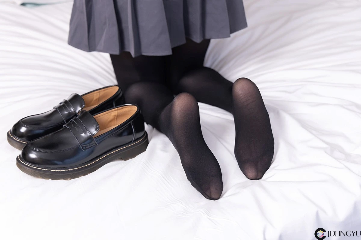 [BoBoSocks袜啵啵] No.060 小甜豆-JK制服、皮鞋、厚黑丝插图