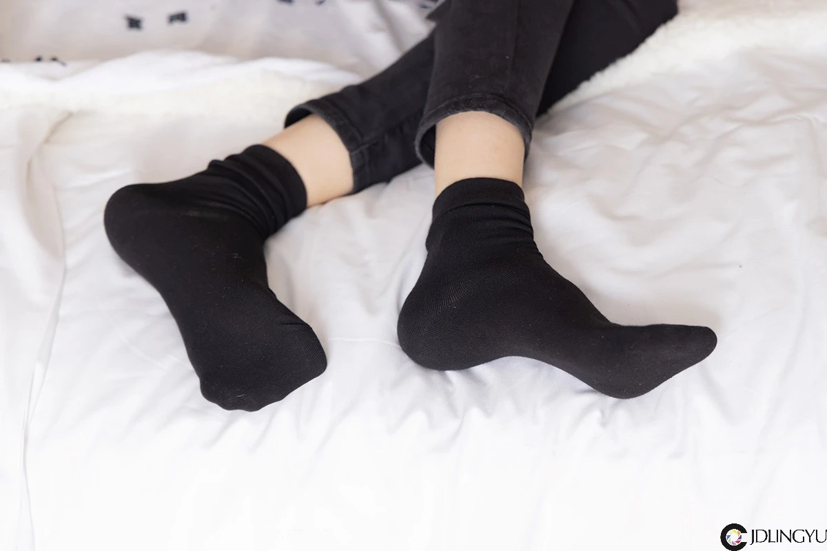 [BoBoSocks袜啵啵] No.055 稚予-斯凯奇运动鞋、白棉袜、黑棉袜