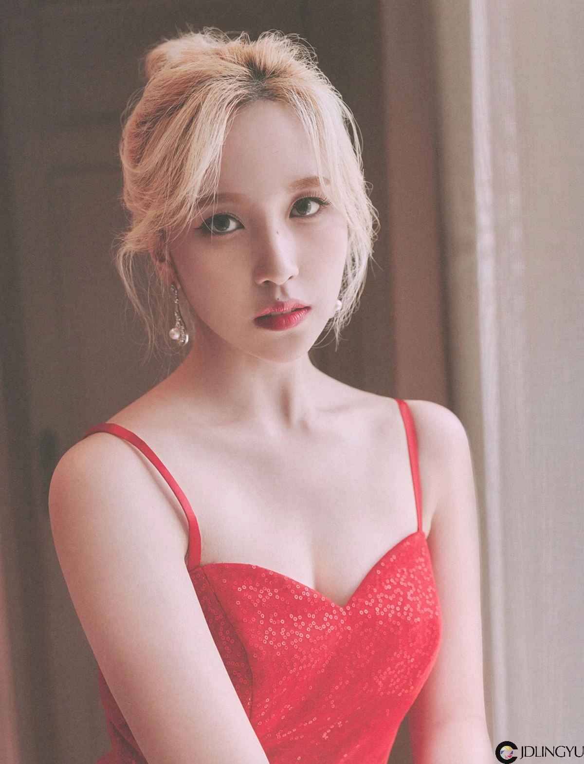 [TWICE Mina] 《Yes, I am Mina》第一本写真集