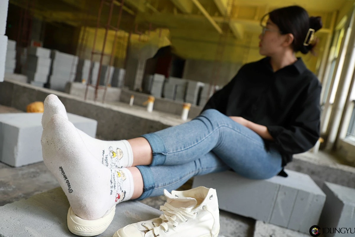 [誉铭传媒]袜足摄影 第十二期挠脚作品