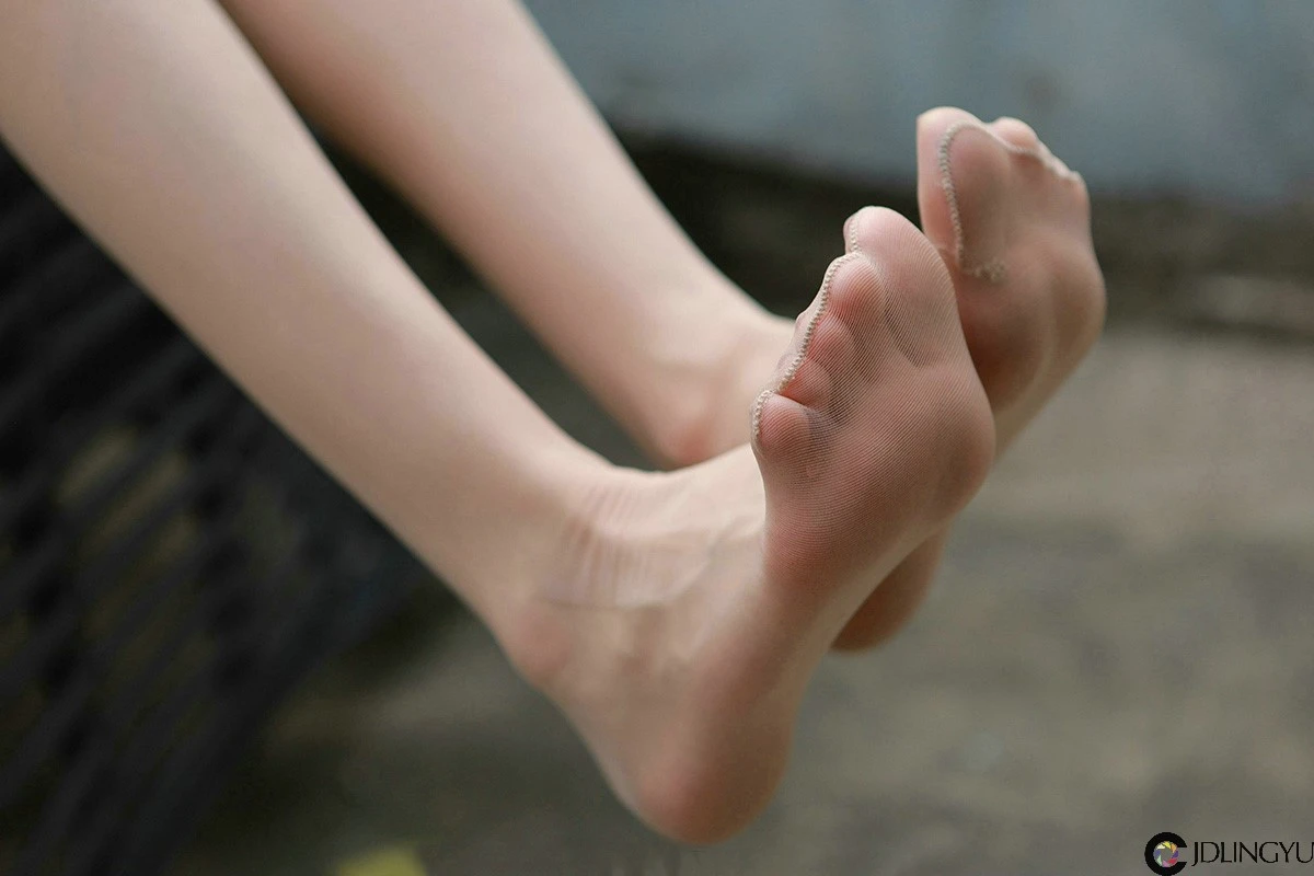 [IESS异思趣向] 模特：团团《网易云长腿少女》