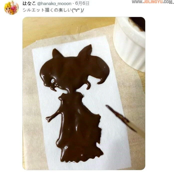 《美少女战士吐司艺术》用巧克力笔与水果搭配的漂亮画面