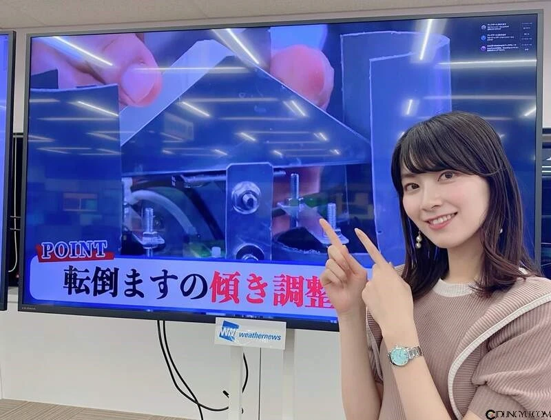 天气主播桧山沙耶美美Cos《间谍过家家 约儿》让众网友眼睛为之一亮的打扮，太美了插图1