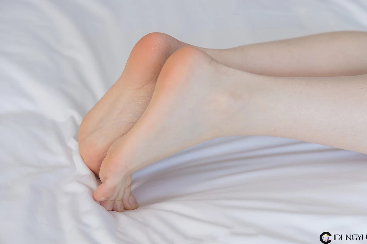 [BoBoSocks袜啵啵] No.101 苏苏-板鞋、白棉袜、裸足