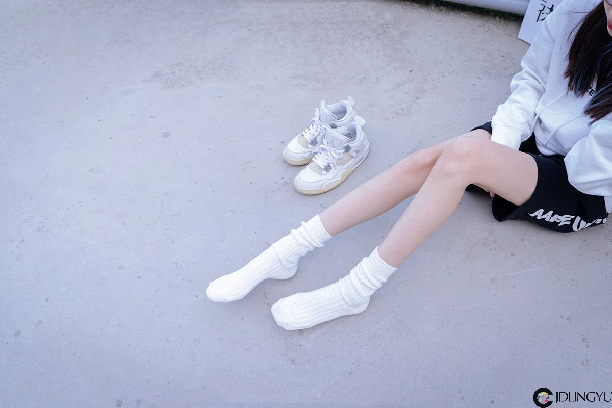 [BoBoSocks袜啵啵] No.103 稚予-AJ篮球鞋、白棉袜、裸足