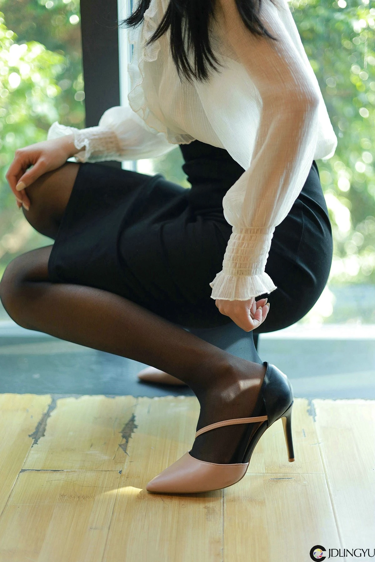 [IESS异思趣向] 模特：婉萍《黑丝咖啡》