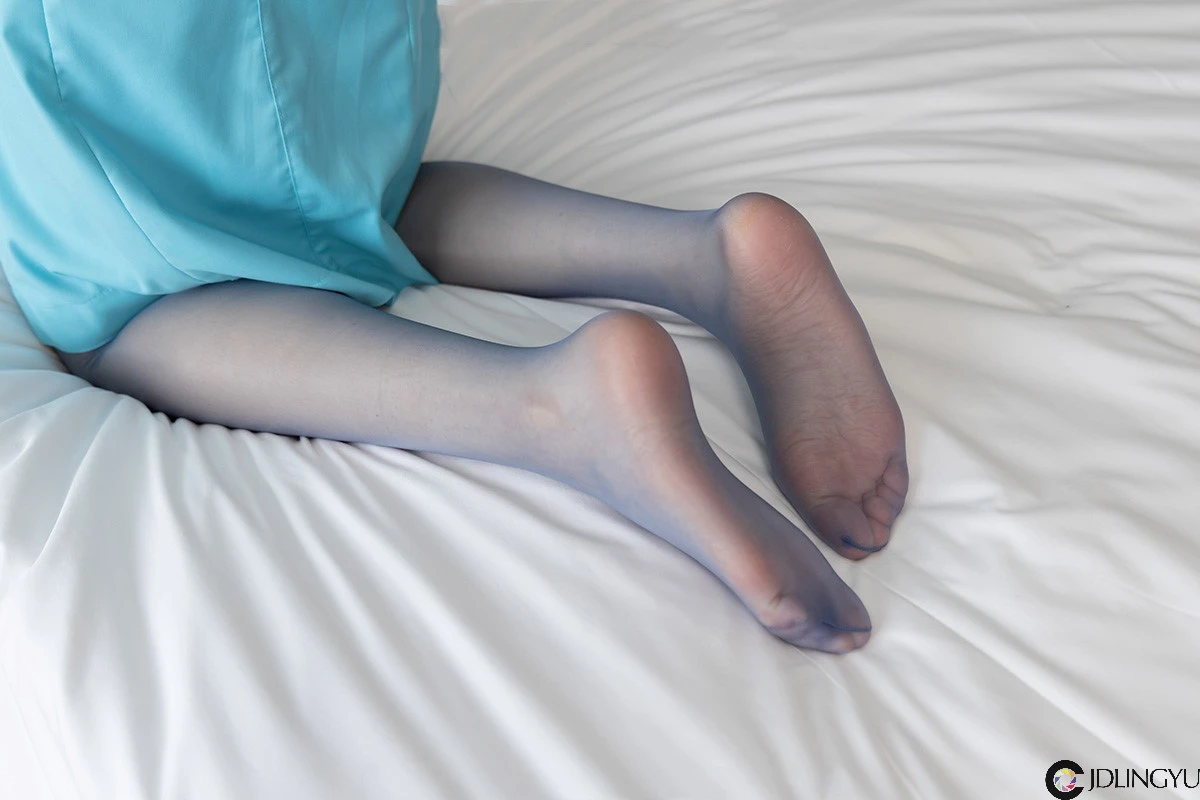 [BoBoSocks袜啵啵] No.105 小甜豆-空姐制服、高跟鞋、蓝色丝袜