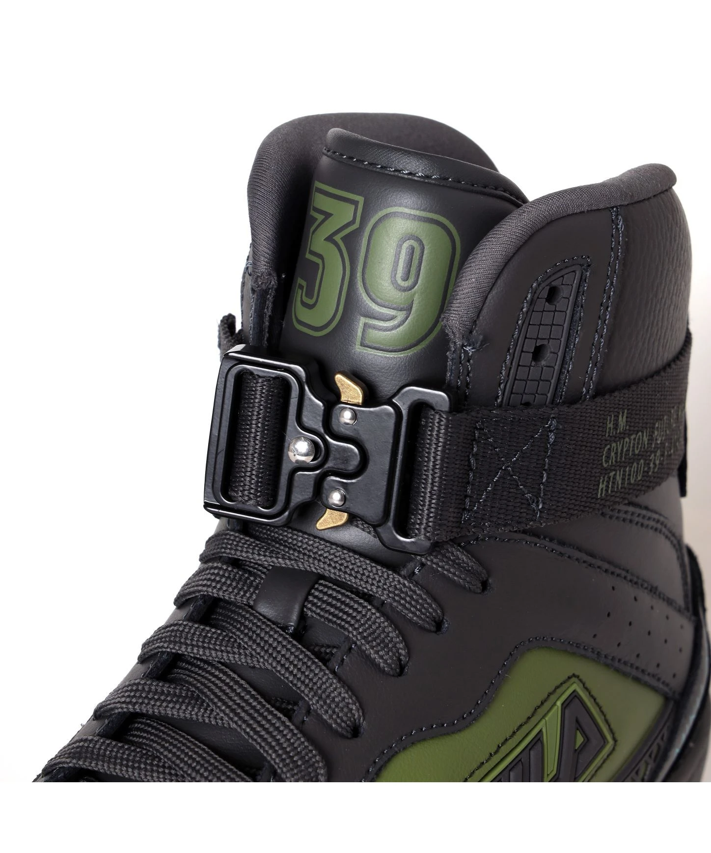 知名绘师绘制《FILAｘ初音未来联名运动鞋》！带回Ｖ家的动感与感动！