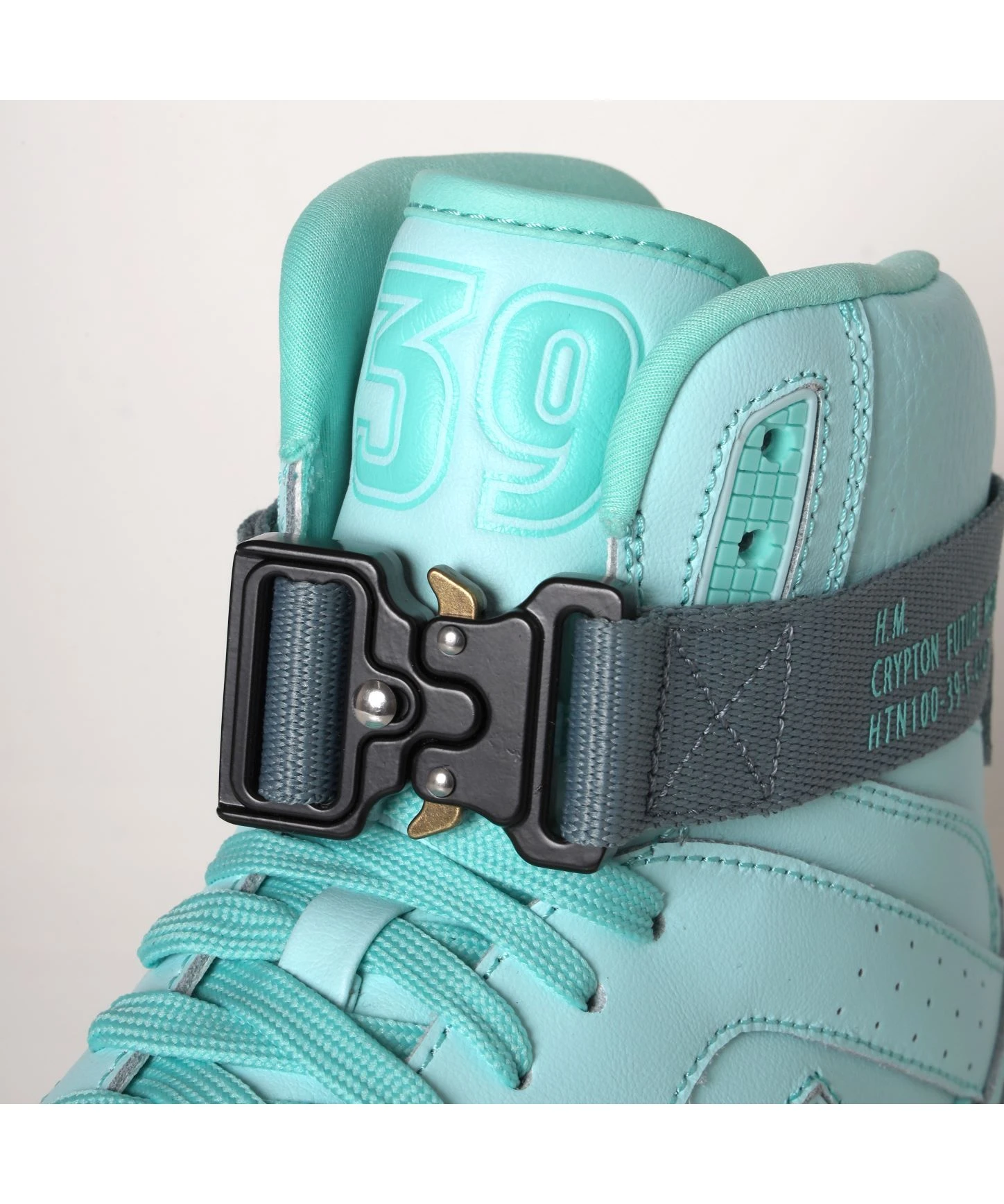 知名绘师绘制《FILAｘ初音未来联名运动鞋》！带回Ｖ家的动感与感动！