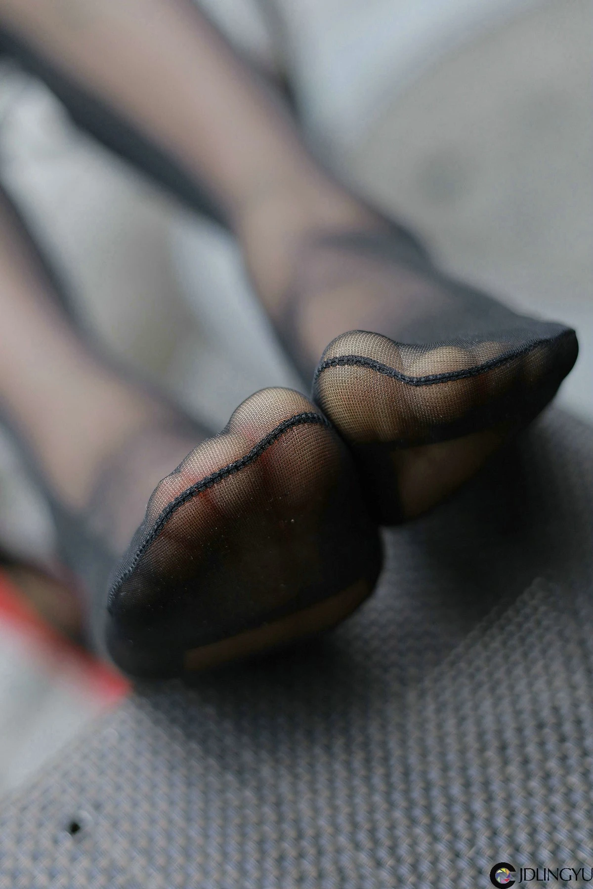 [IESS异思趣向] 模特：小婕《红鞋职业装》