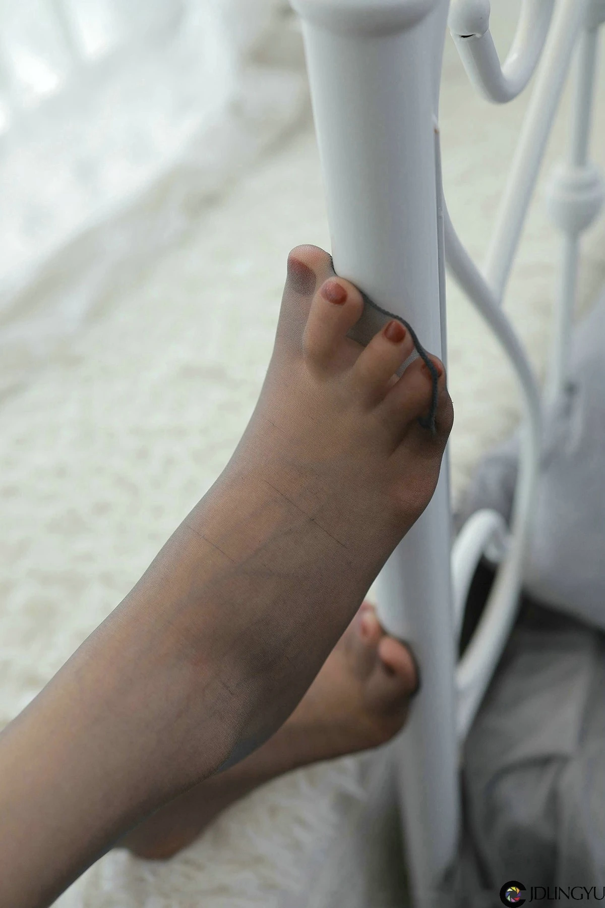 [IESS异思趣向] 模特：小七《格子短裙》