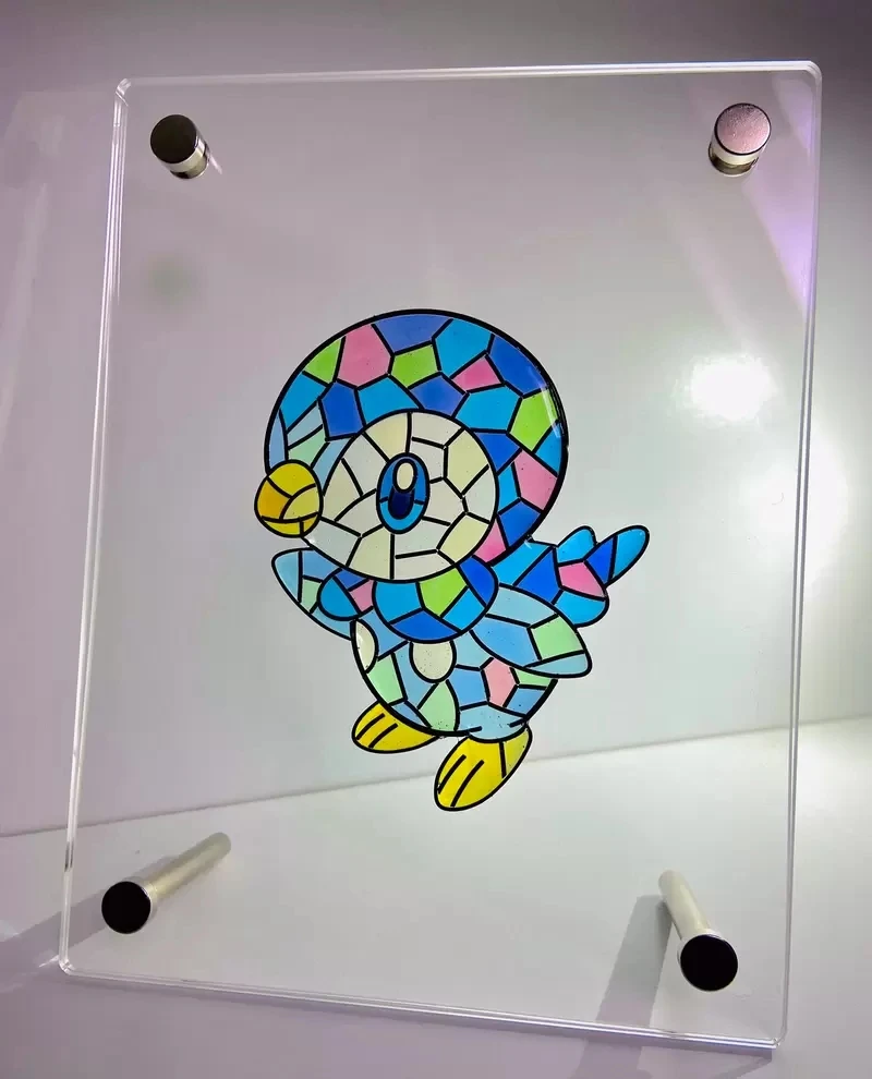 网友制作《玻璃彩绘风格宝可梦》太美了！漂亮的作品在太阳下闪耀