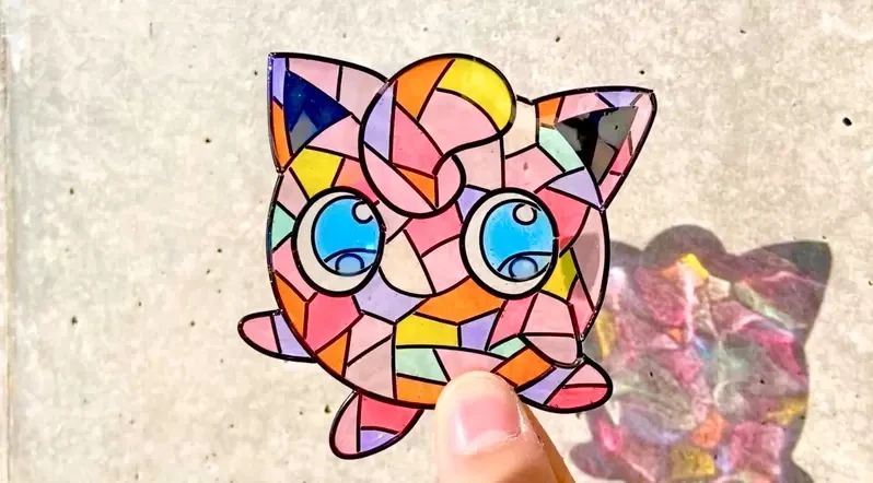 网友制作《玻璃彩绘风格宝可梦》太美了！漂亮的作品在太阳下闪耀