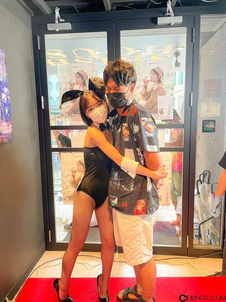 AV女友《深田咏美》举办24小时免费拥抱，粉丝表情很享受！插图8