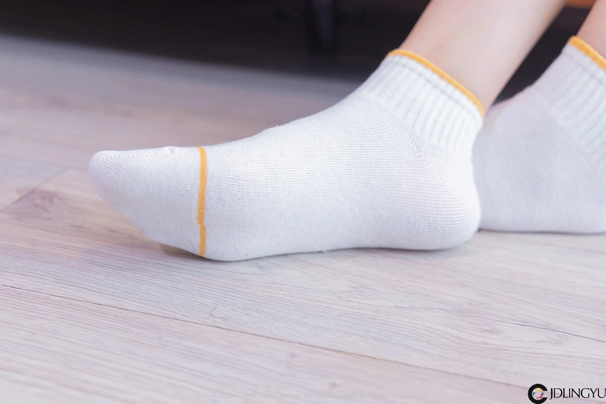 [BoBoSocks袜啵啵] No.120 小甜豆-高跟长靴、白棉袜、裸足