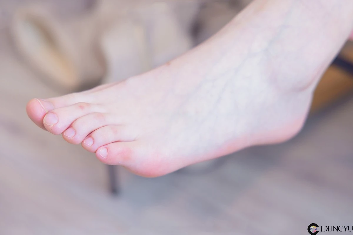 [BoBoSocks袜啵啵] No.120 小甜豆-高跟长靴、白棉袜、裸足