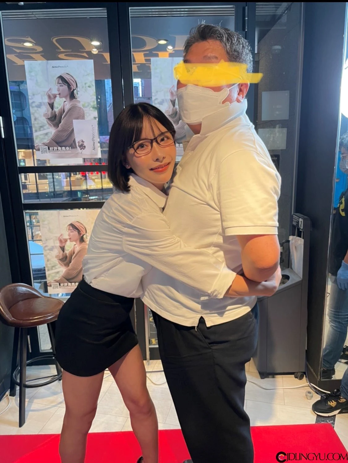 AV女友《深田咏美》举办24小时免费拥抱，粉丝表情很享受！插图10