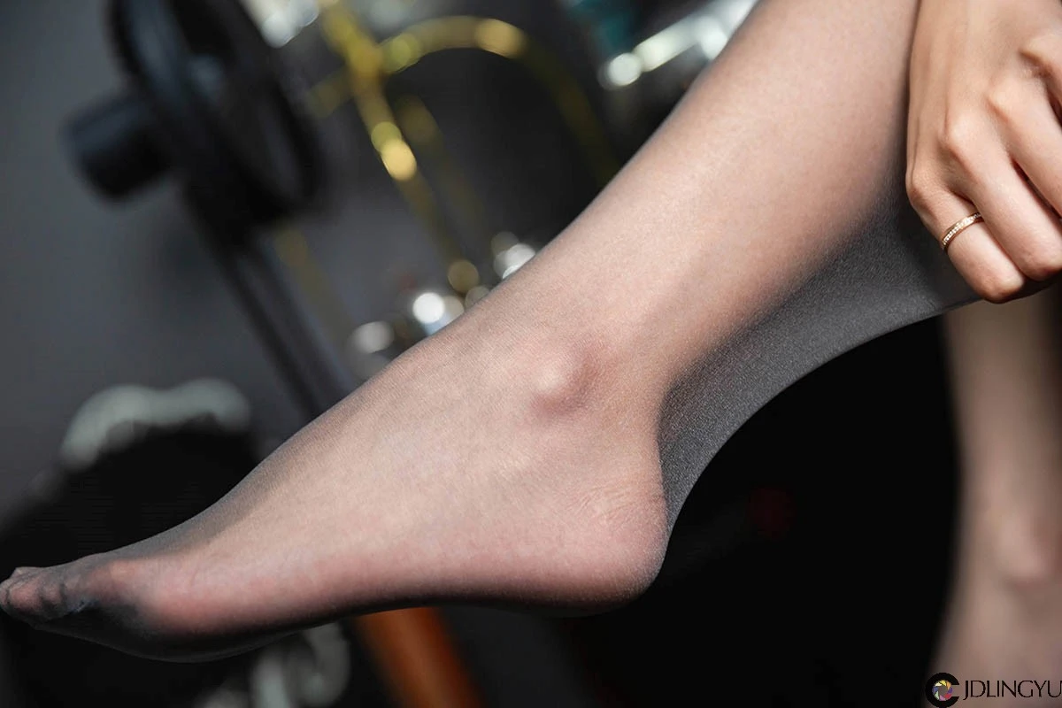 [IESS异思趣向] 模特：婉萍《诱人黑咖啡》