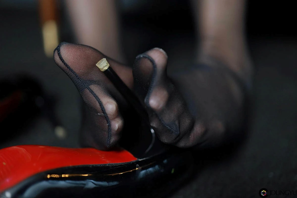 [IESS异思趣向] 模特：秋秋《时尚职业装》