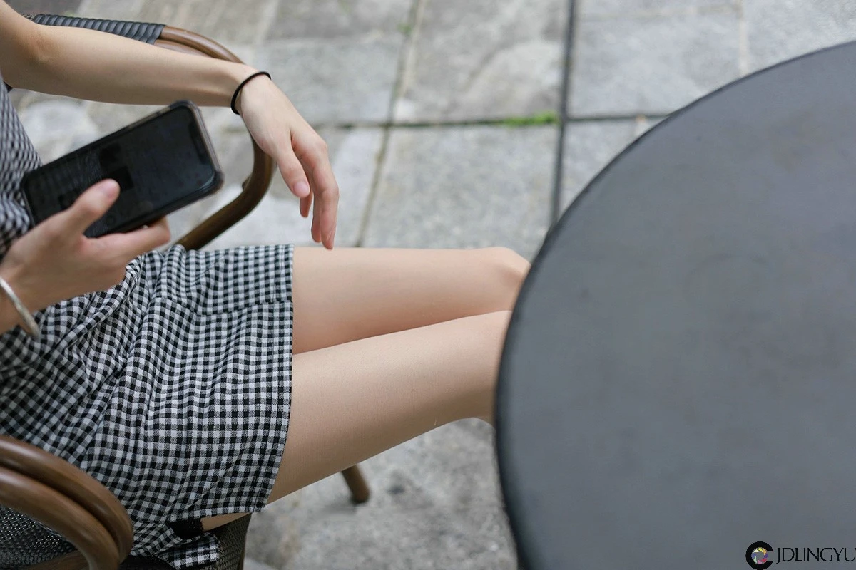 [IESS异思趣向] 模特：小六《格子连衣裙》