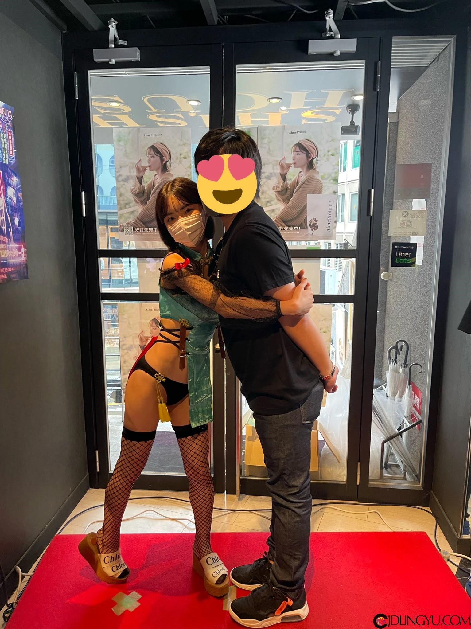 AV女友《深田咏美》举办24小时免费拥抱，粉丝表情很享受！插图6