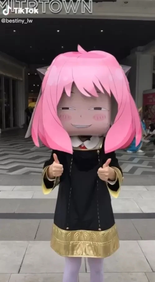 《川剧变脸式的安妮亚cosplay》网络爆红！荷包蛋哭哭脸一秒切换嘲讽鄙视笑『⌓‿⌓』不用靠演技