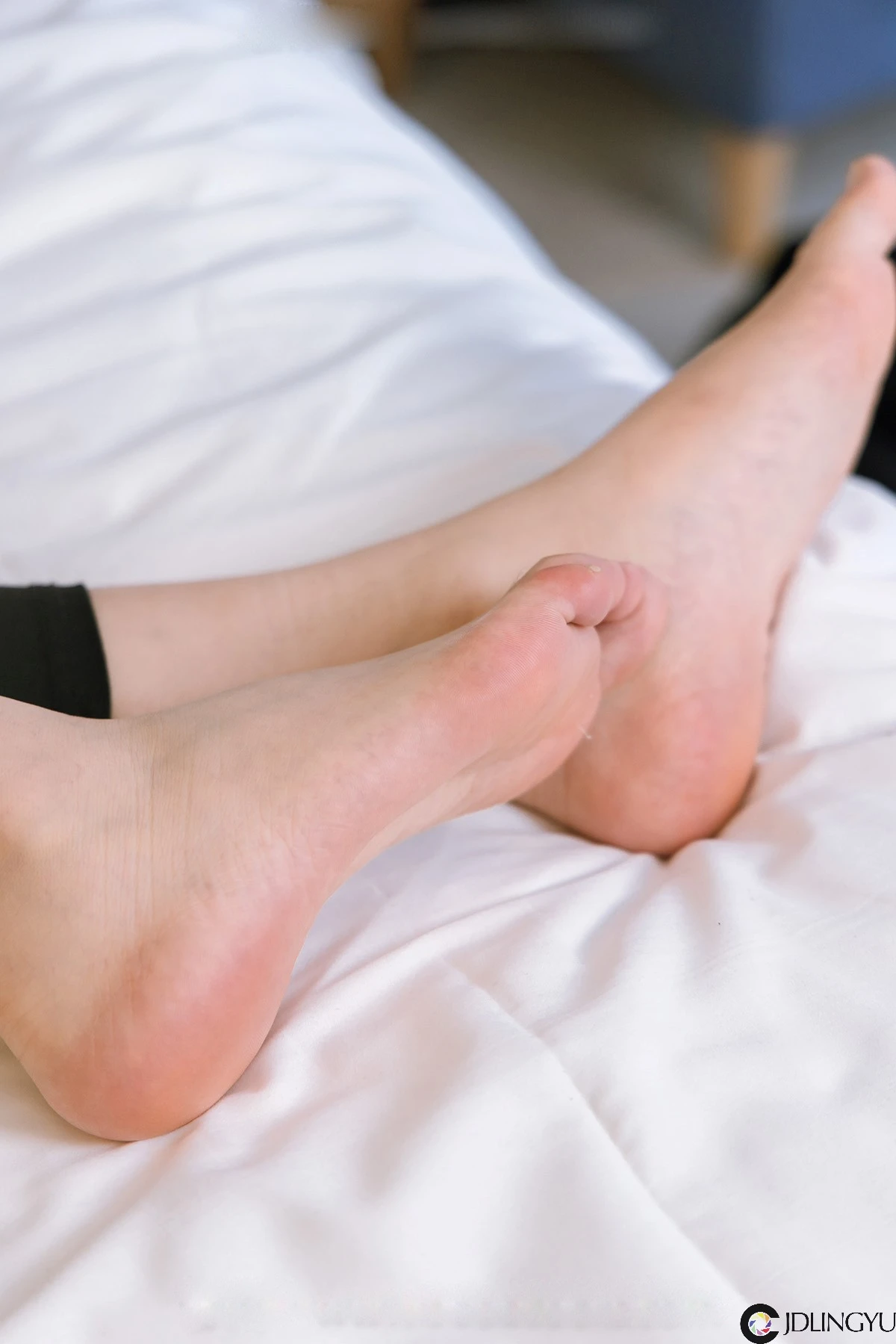 [BoBoSocks袜啵啵] No.122 小淳-高跟长靴、白棉袜、裸足