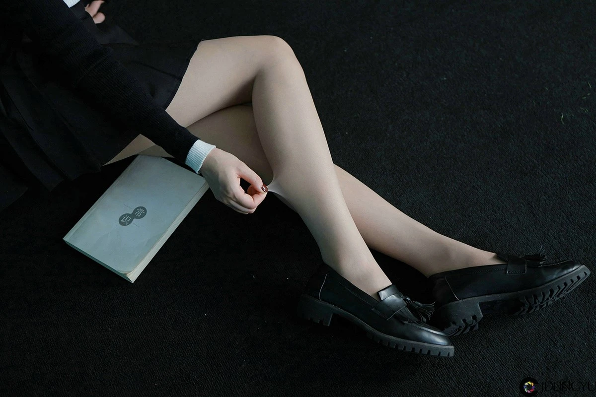 [IESS异思趣向] 模特：小七《可爱学苑风》