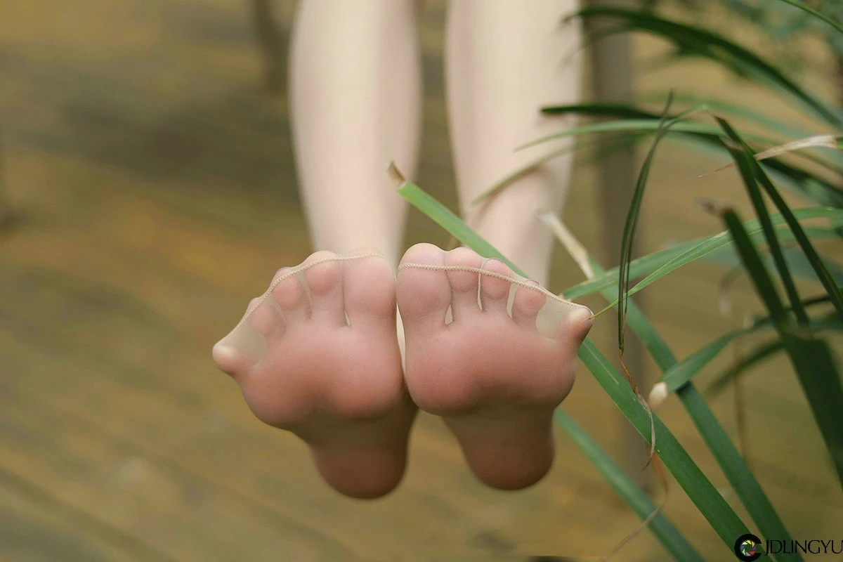 [IESS异思趣向] 模特：小六《带你去散步》