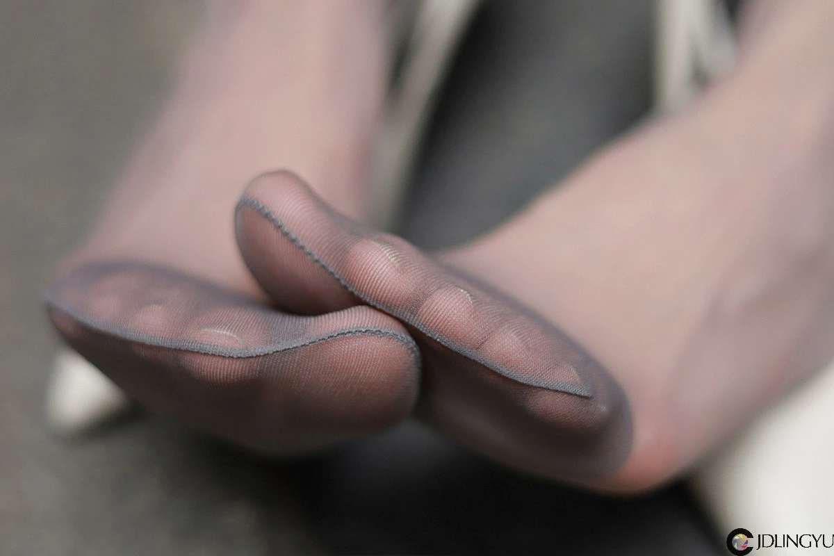 [IESS异思趣向] 模特：团团《灰丝蓝色短裙》