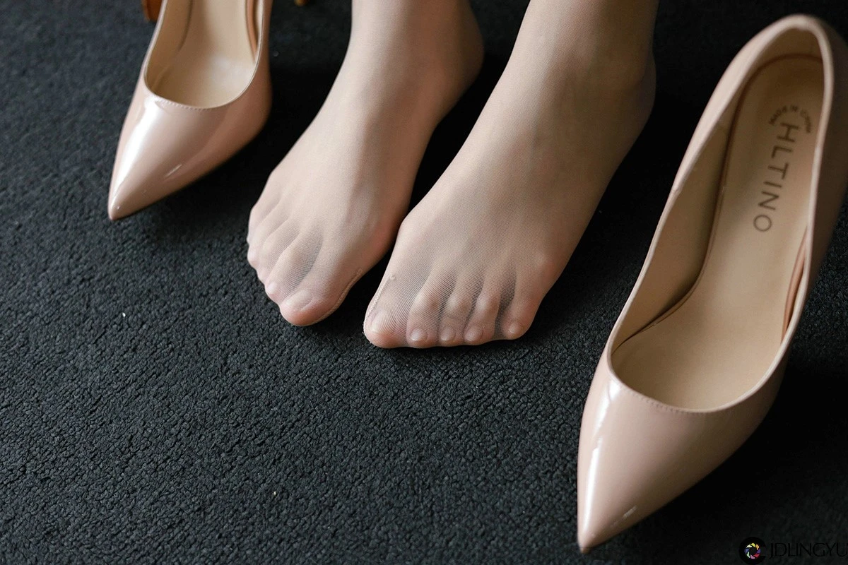 [IESS异思趣向] 模特：小琪《开学啦！》