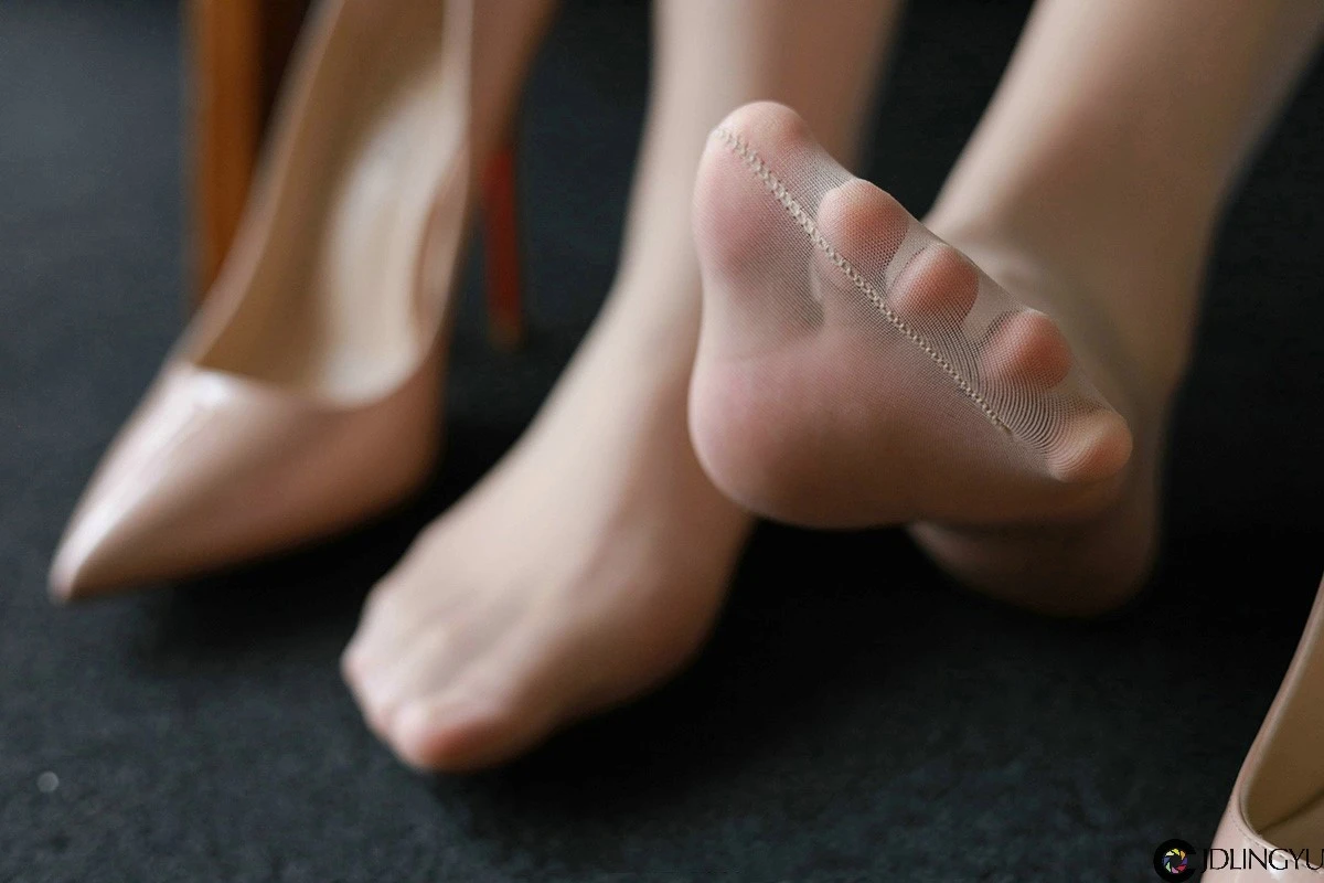 [IESS异思趣向] 模特：小琪《开学啦！》