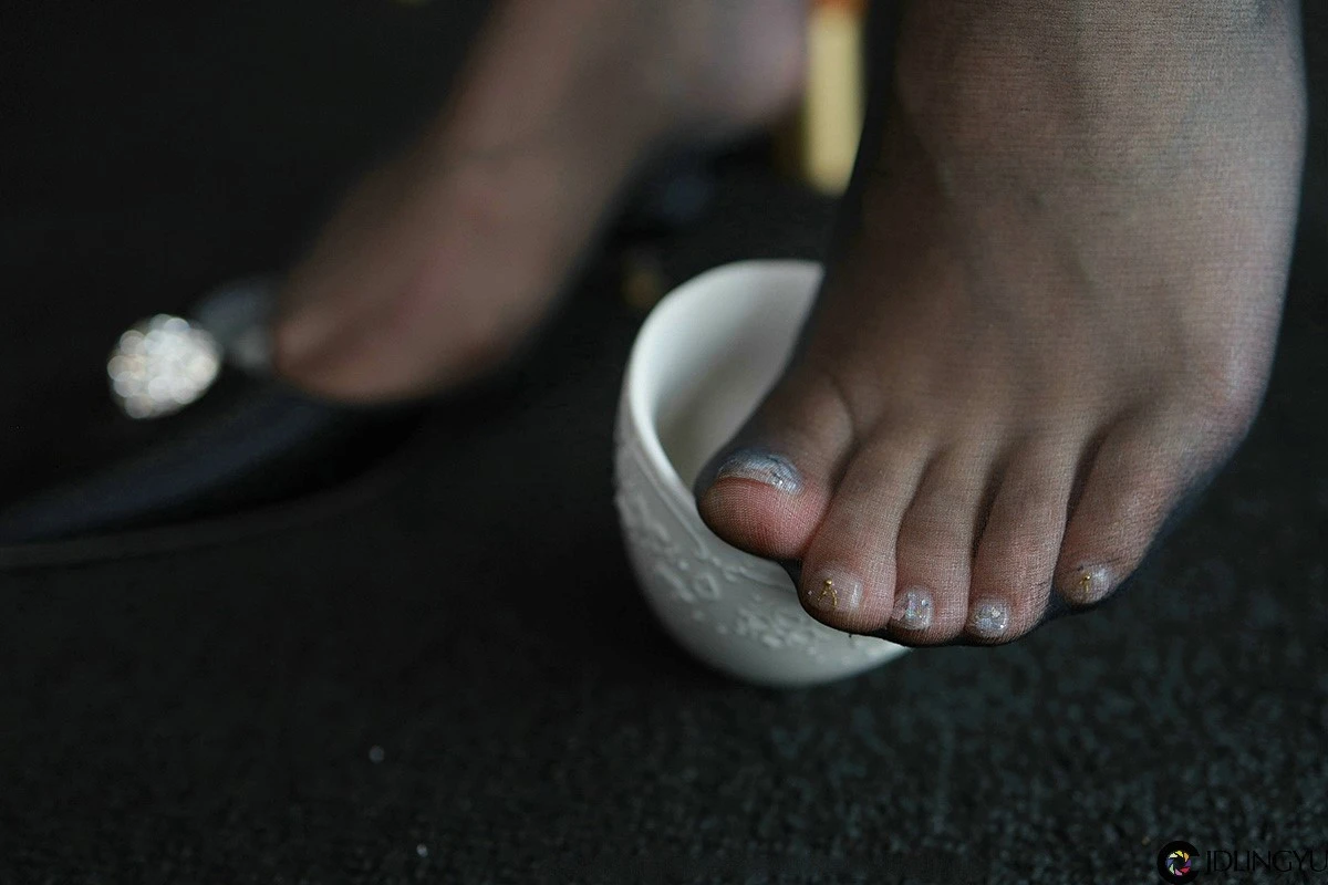 [IESS异思趣向] 模特：秋秋《企划部OL美女》