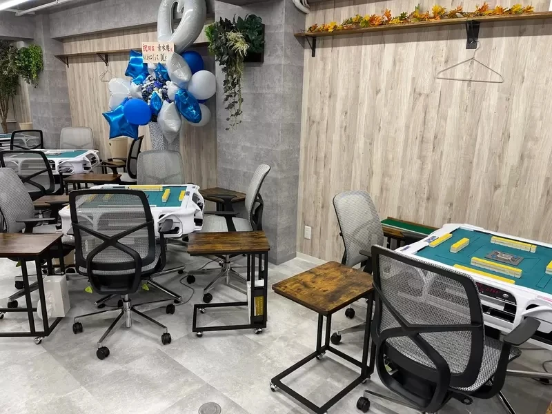 《18禁同人社团开店了》梦寐以求的麻将馆开幕 感谢粉丝支持让他们实现梦想