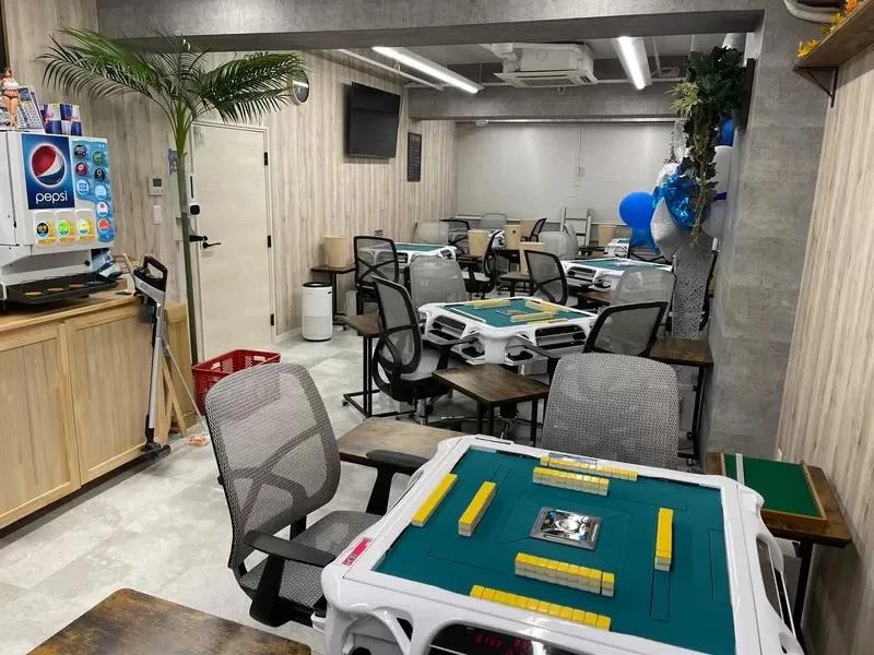 《18禁同人社团开店了》梦寐以求的麻将馆开幕 感谢粉丝支持让他们实现梦想