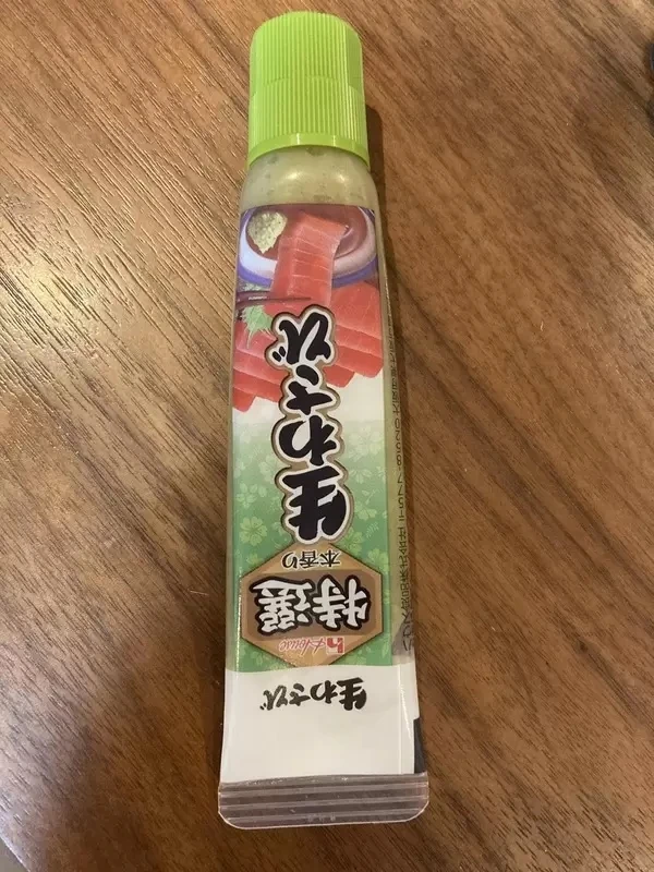 AI绘图《让电脑把调味料拟人化的结果》蜜大腿出现机率超高，感觉电脑抓人类性癖已经越来越会咯