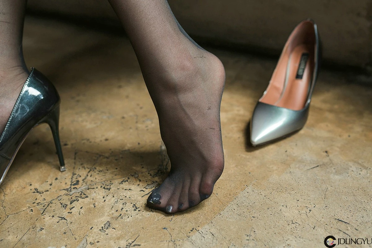 [IESS异思趣向] 模特：美子《邂逅咖啡屋》