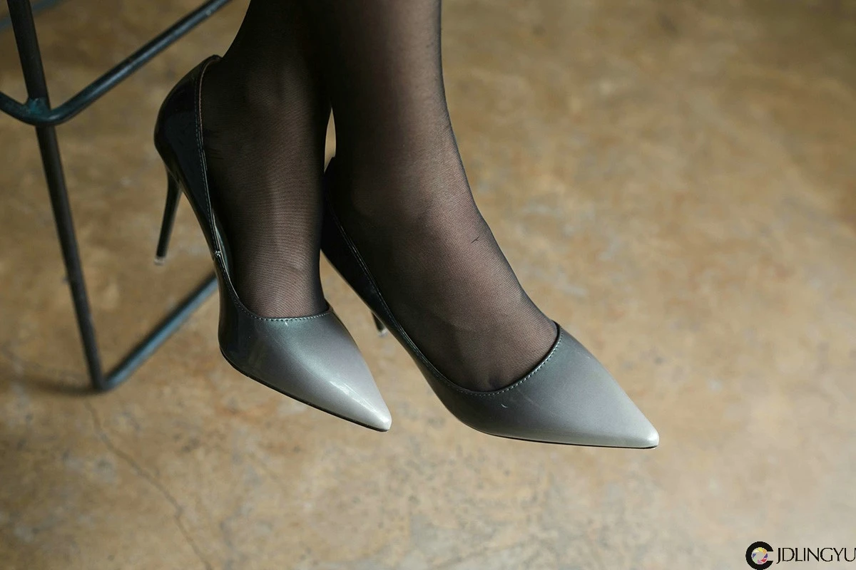 [IESS异思趣向] 模特：美子《邂逅咖啡屋》