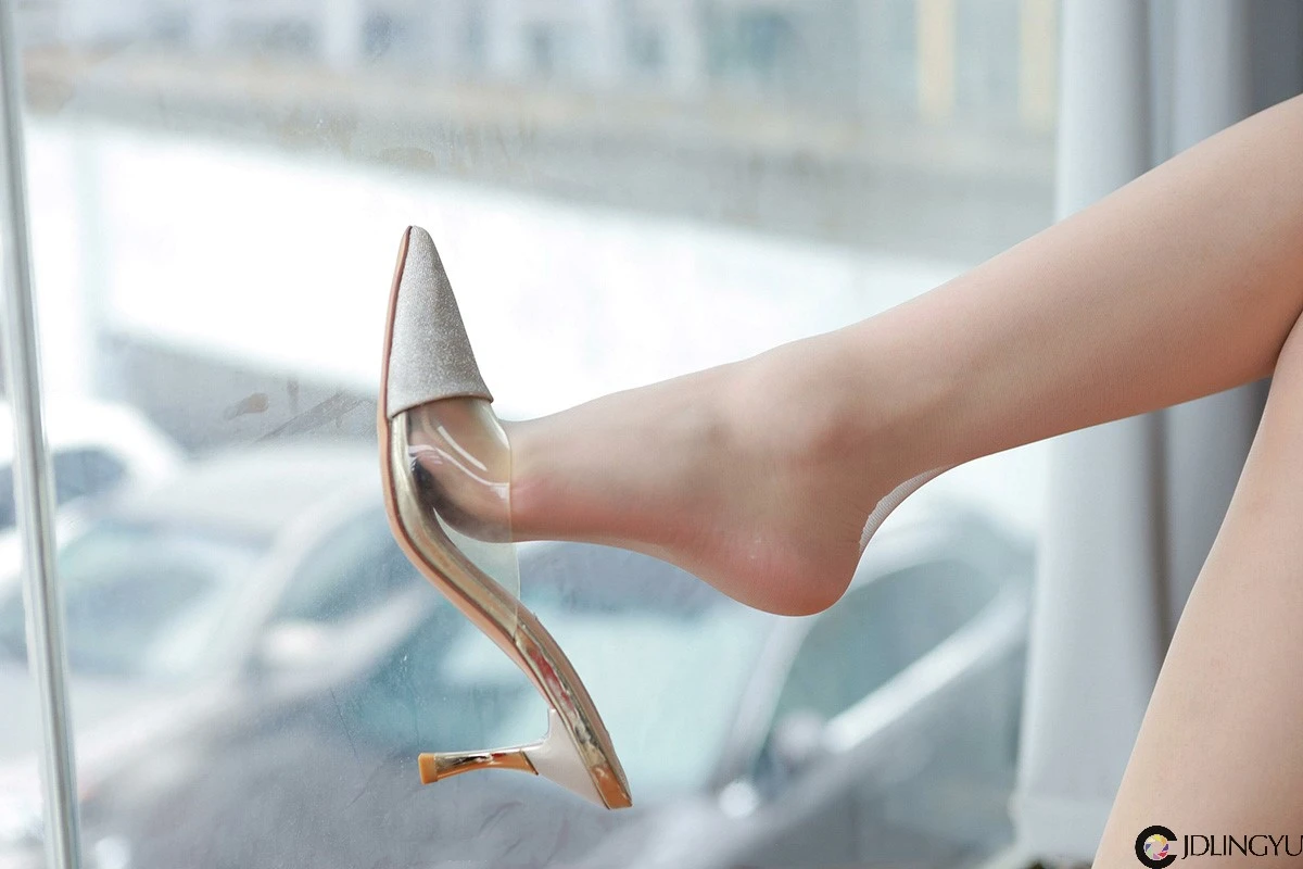 [IESS异思趣向] 模特：秋秋《事业心很深》