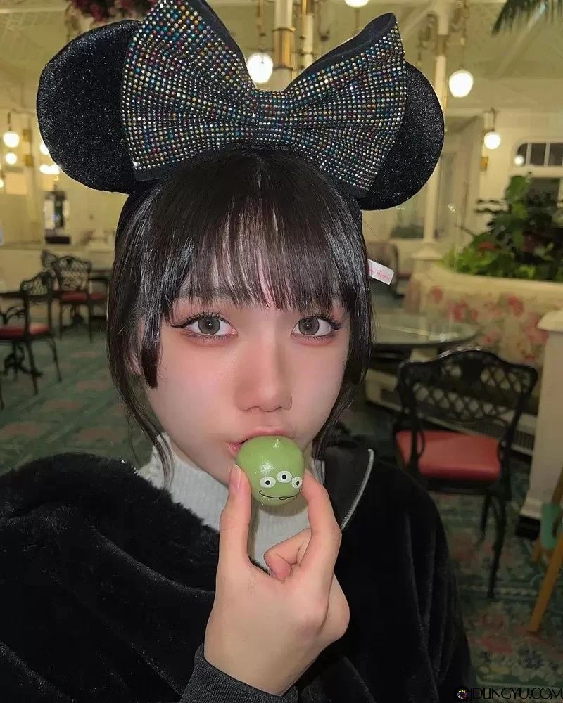 这么可爱一定是男孩子《まゆたむ》伪娘女仆店里总是能让客人大脑产生bug的男孩店员