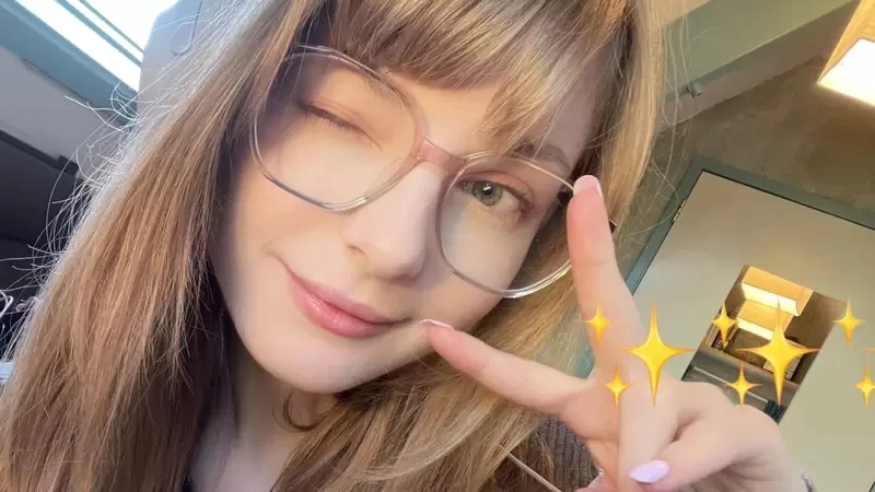 《生化危机4重制版》碍事莉真人脸模「Ella Freya」要出写真啦