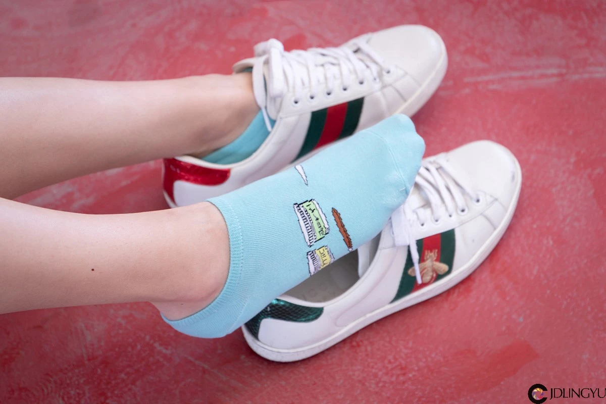 [BoBoSocks袜啵啵] 限定作品006 泡芙-板鞋、天蓝色短棉袜、裸足