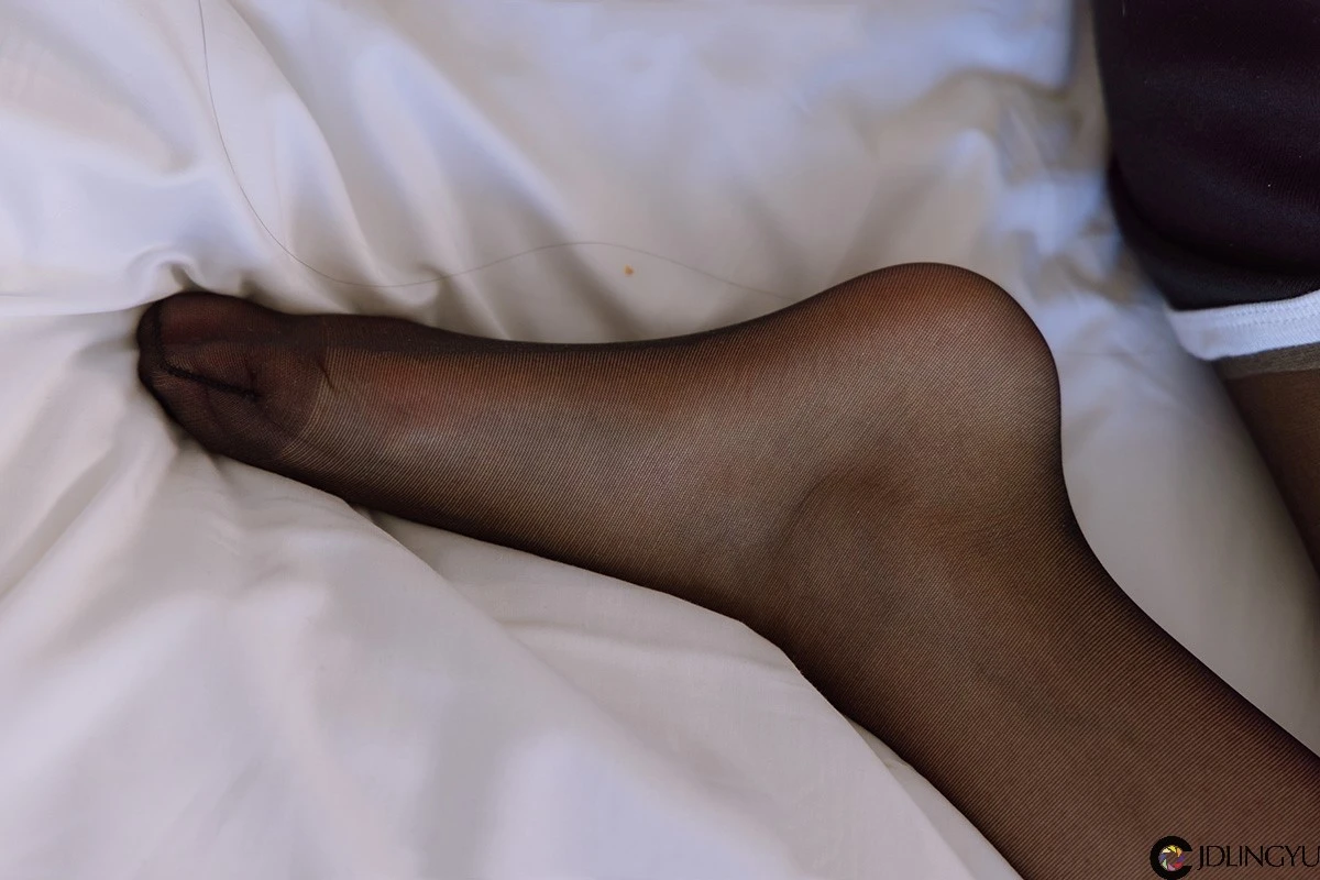 [BoBoSocks袜啵啵] No.144 小安-板鞋、黑丝、部分戴面纱