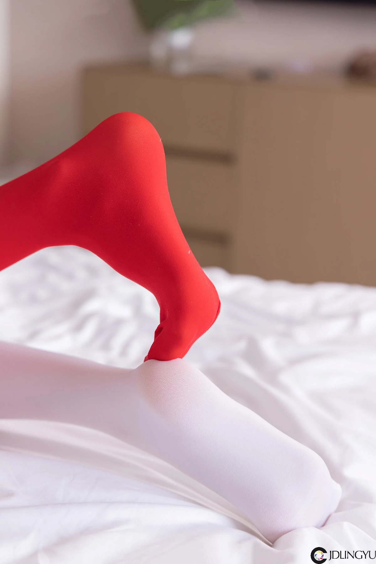 [BoBoSocks袜啵啵] No.152 稚予-圣诞服、帆布鞋、厚白丝、厚红丝