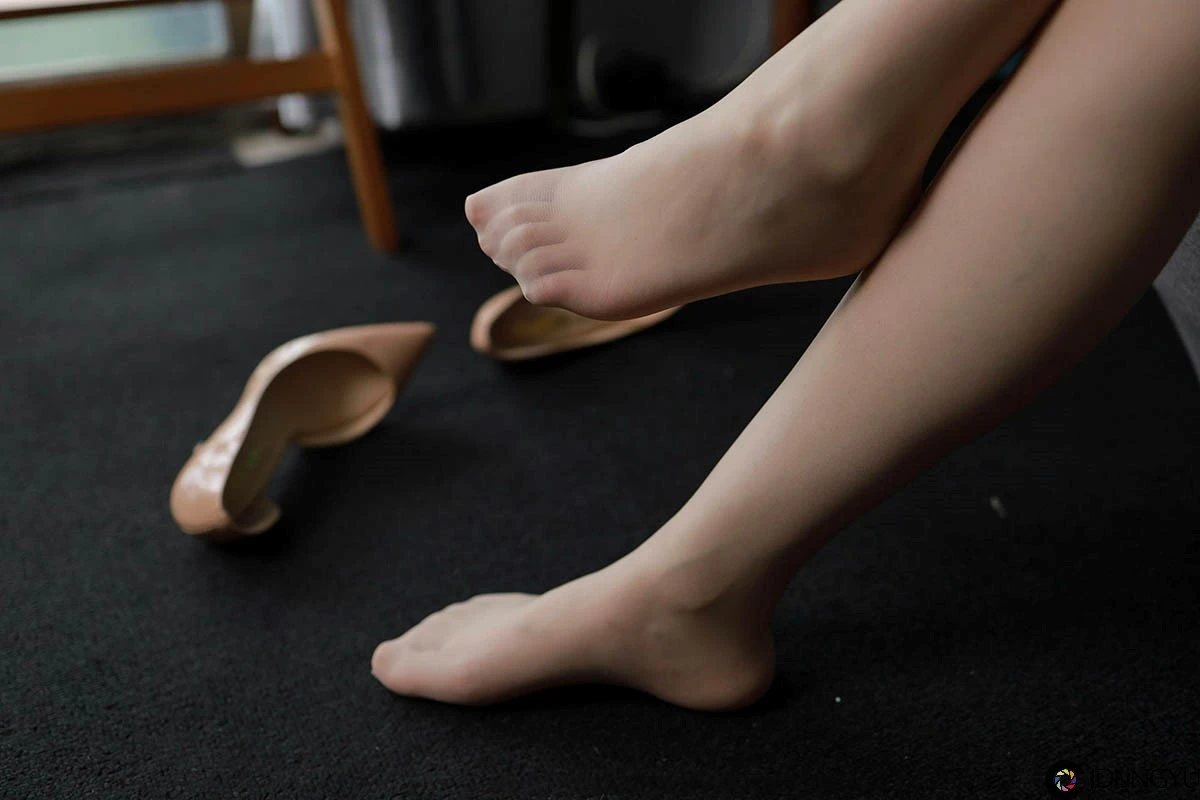 [IESS异思趣向] 模特：文欣《天青色等烟雨》