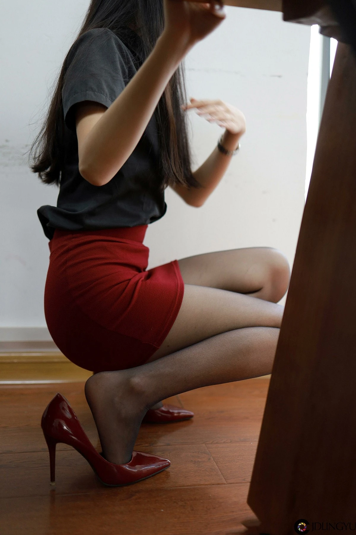 [IESS异思趣向] 模特：婉萍《黑丝办公室》