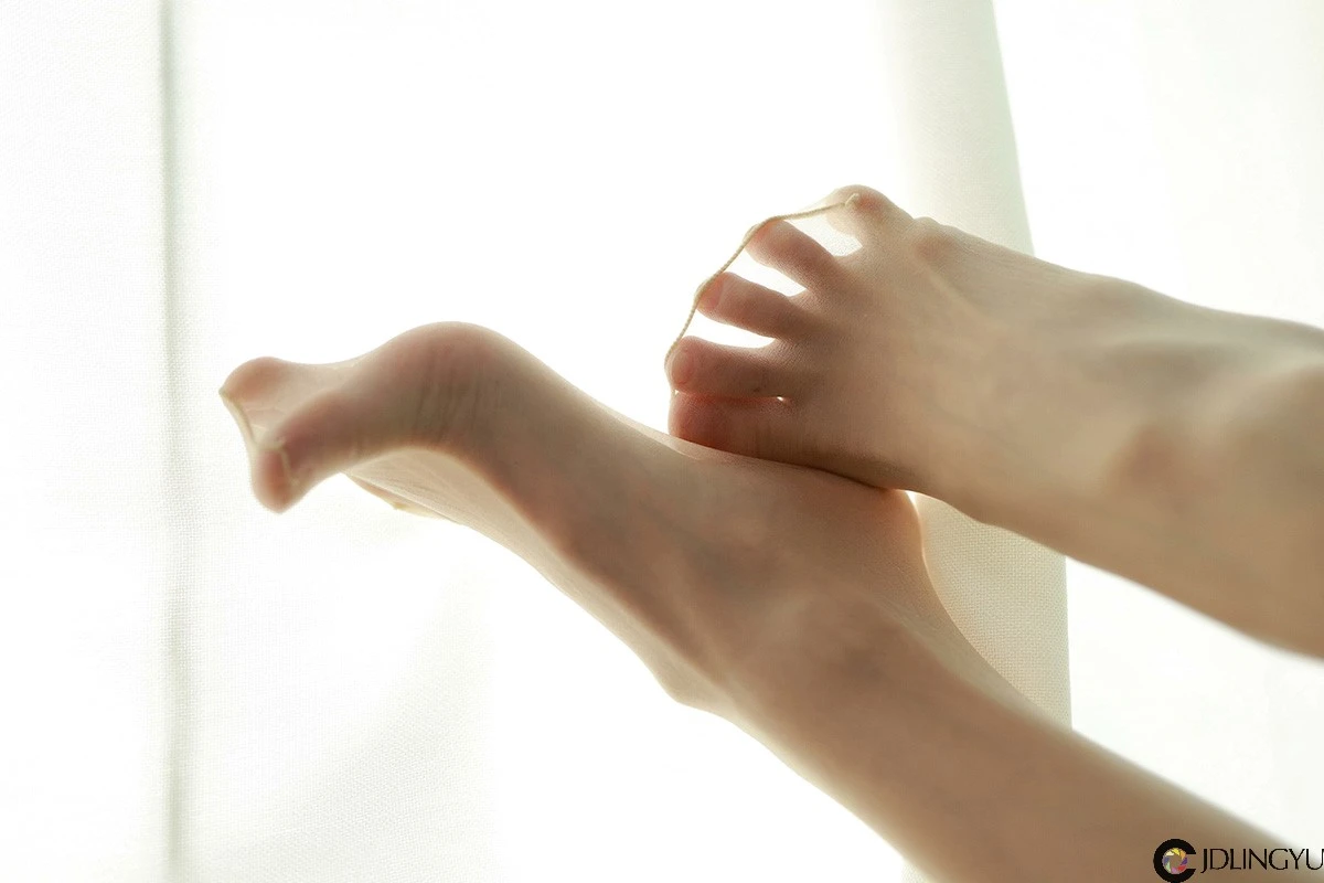 [IESS异思趣向] 模特：小六《解开束缚》