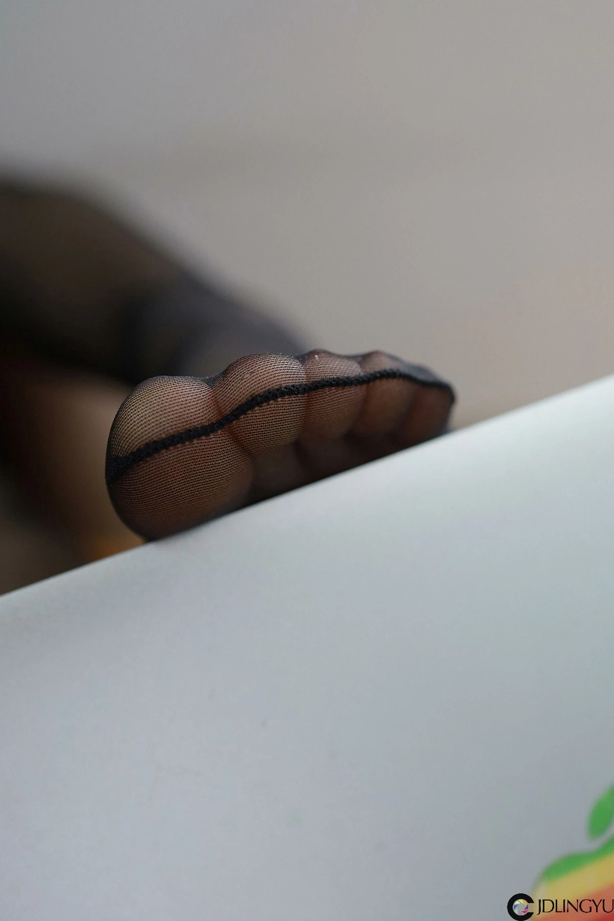 [IESS异思趣向] 模特：小婕《黑丝打字员》