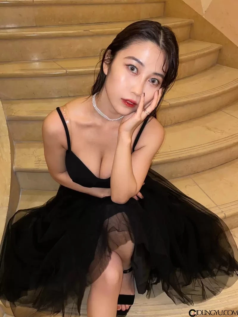 《Ｊ罩杯写真女星伊织いお》被网友指控露奶骗流量 反问工作就是露奶不然要怎样插图4